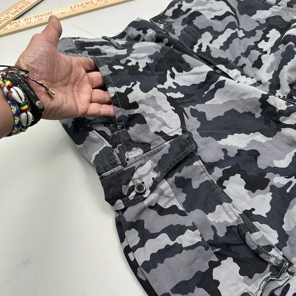 Y2K Levi's Camo Cargo Pants Mens 40x32 Gray Black Straight Fit Cotton Skater